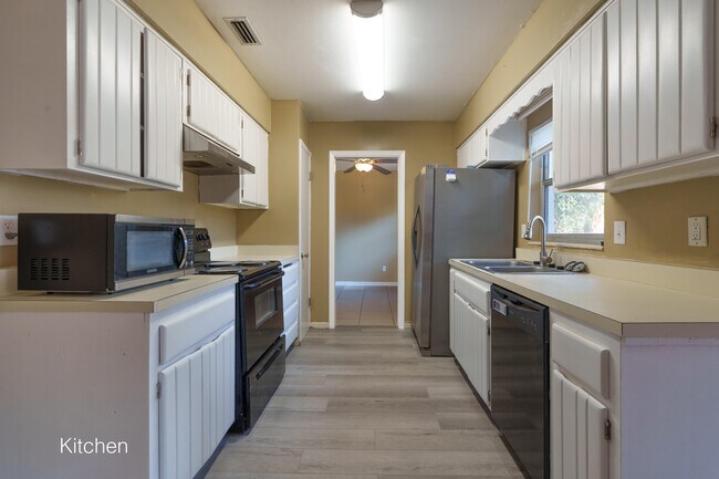 Building Photo - 3515 NW 8th Ave