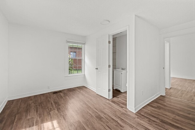Building Photo - Charming 3 Bedroom, 2 Bathroom house