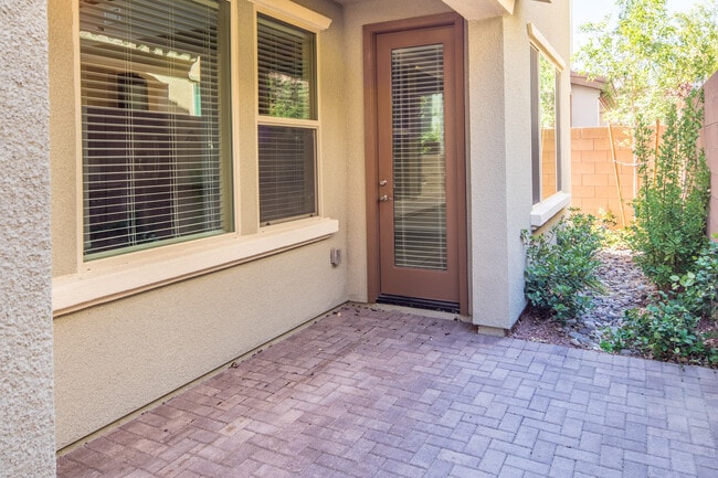 Building Photo - ABSOLUTELY STUNNING HOME IN POSH DOWNTOWN SUMMERLIN!