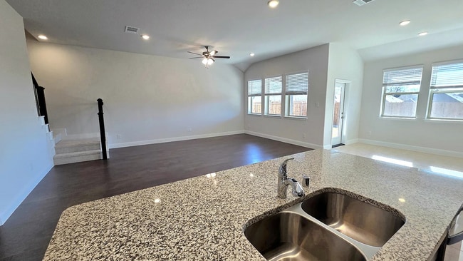 Building Photo - 3029 Hollybrook Ln