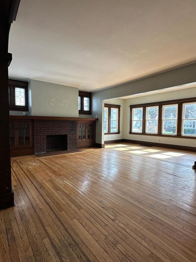 Building Photo - 252 Cumberland Ave