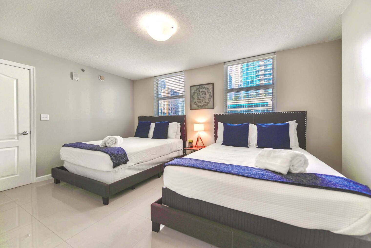 Building Photo - 1200 Brickell Bay Dr