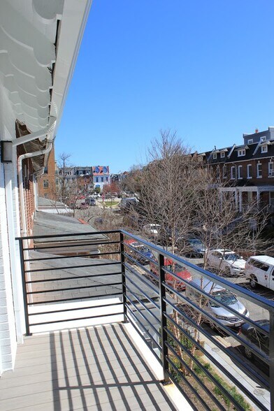 Building Photo - 1411 Oak St NW