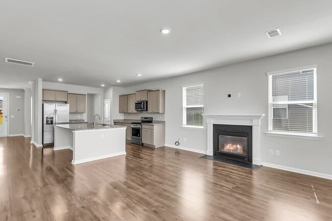 Building Photo - 425 Ribiero Dr