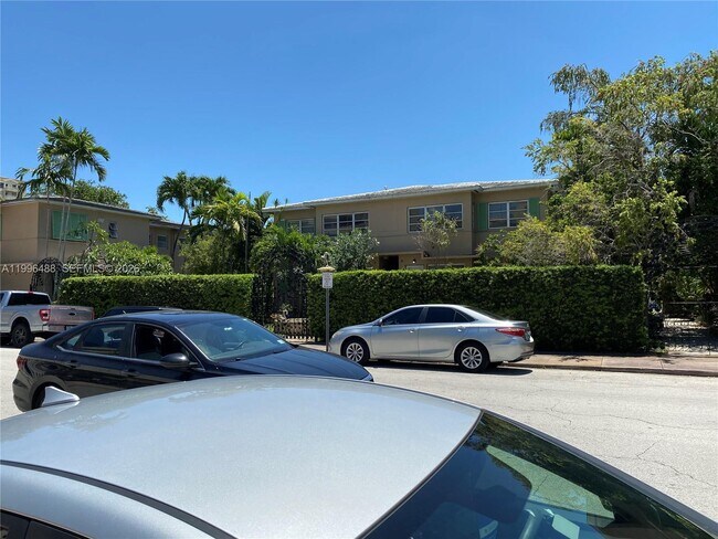 Building Photo - 40 Almeria Ave