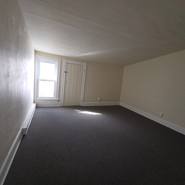 Building Photo - 33-35 Washington Street