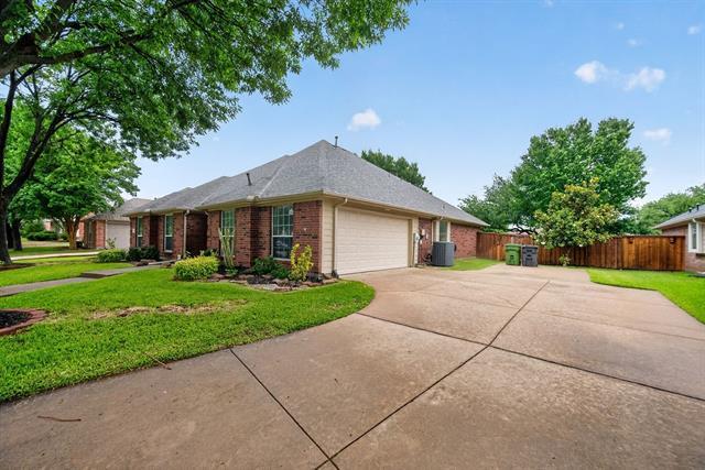 Building Photo - 313 Cave River Dr