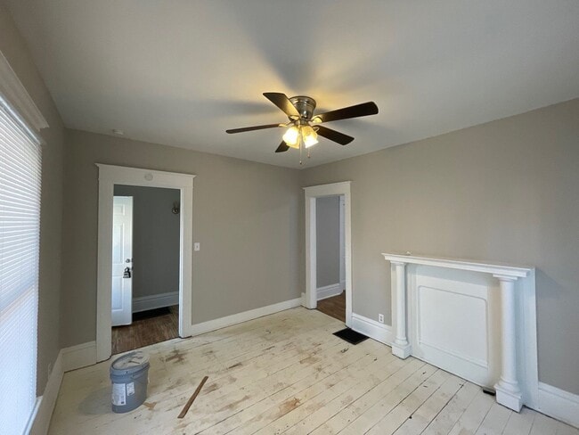 Building Photo - 3 Bedroom 1 Bathroom Home