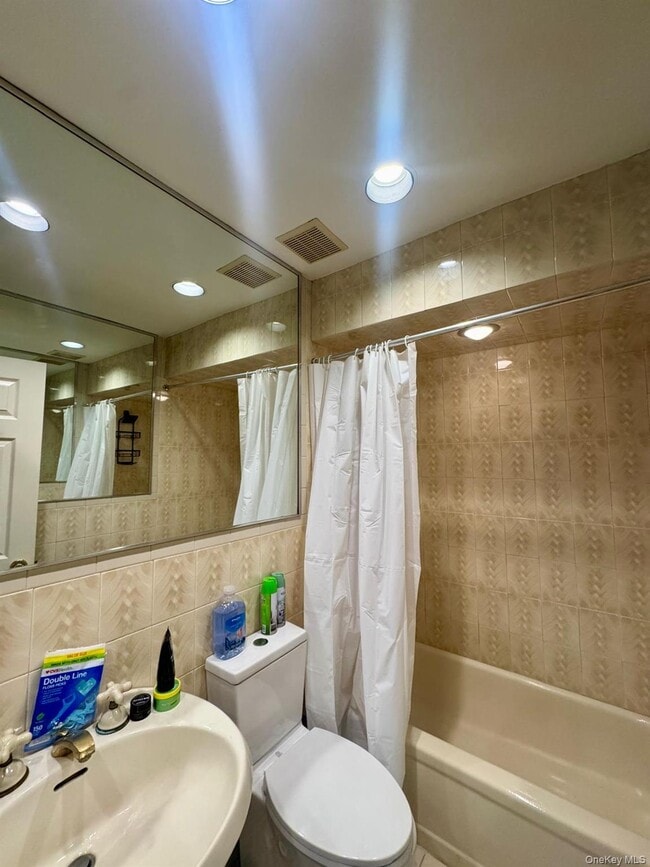 Building Photo - 2780 Rockaway Ave