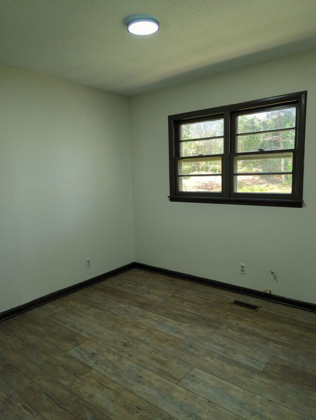 Building Photo - 6335 Hansley Dr