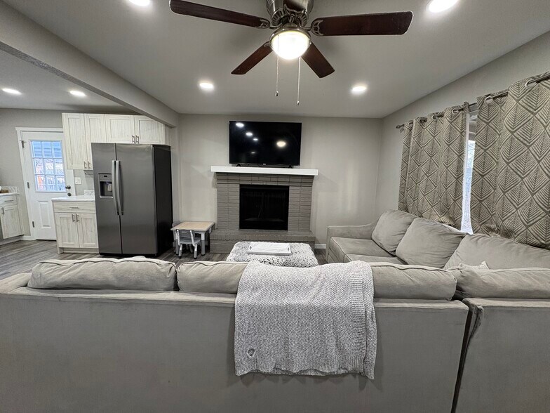 Building Photo - 1216 Richards Ave