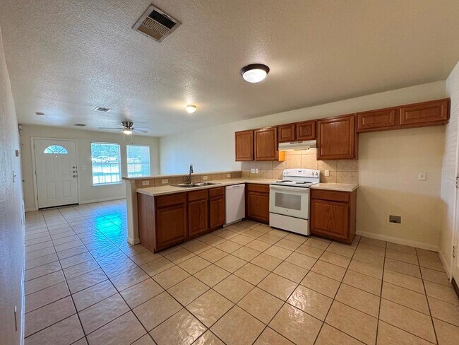 Building Photo - 7309 Ritchie Dr