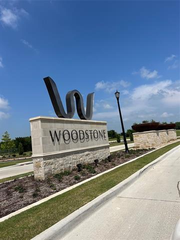 Building Photo - 820 Rosebud Trl