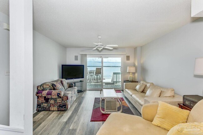 Building Photo - 1100 Fort Pickens Rd