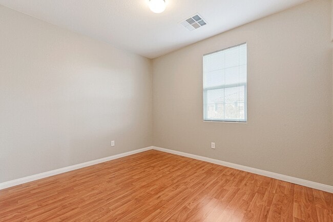 Building Photo - 7322 Fools Gold St