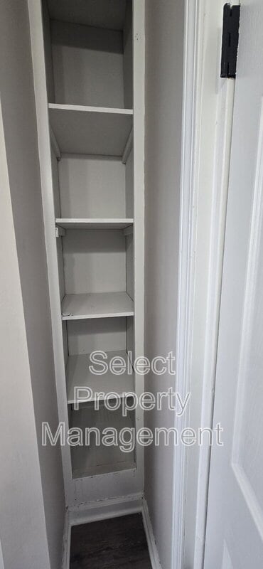 Building Photo - 724 Kinnaird Ave