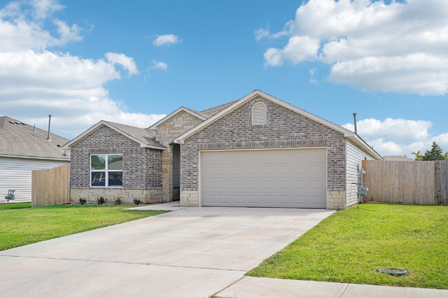 Building Photo - Charming 4-Bedroom Home with 2 Full Baths