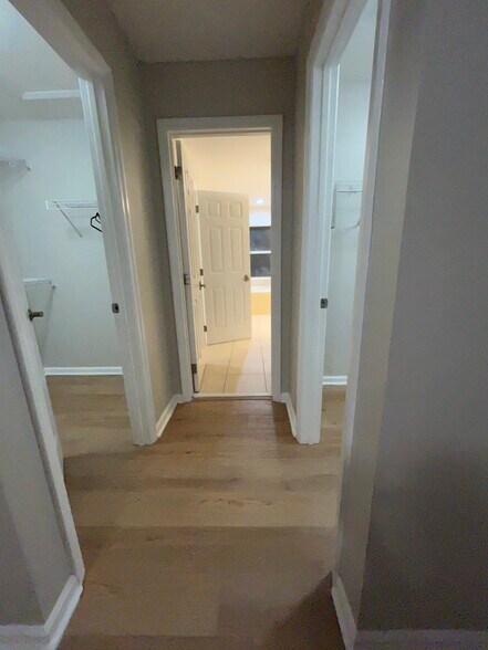 Walk-in-Closets - 269 Porta Rosa Cir
