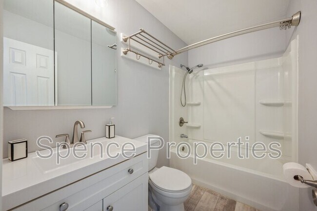 Building Photo - 710 Legion Dr