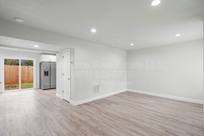 Building Photo - 1342 N Hampton Rd