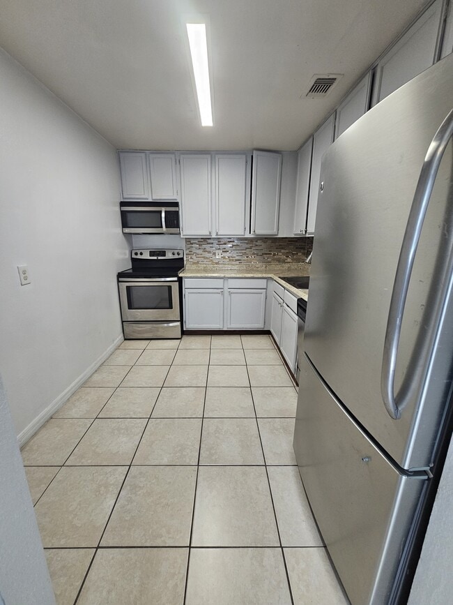 Building Photo - 4075 Dijon Dr