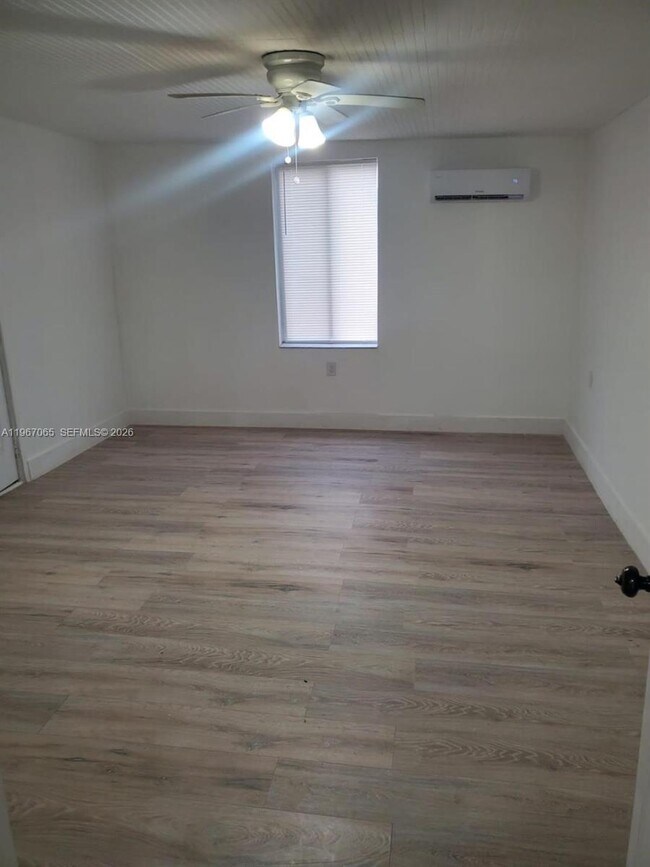 Building Photo - 15300 Leisure Dr