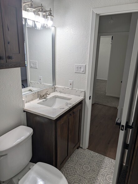 Building Photo - 200 Bonnie Bell Ln