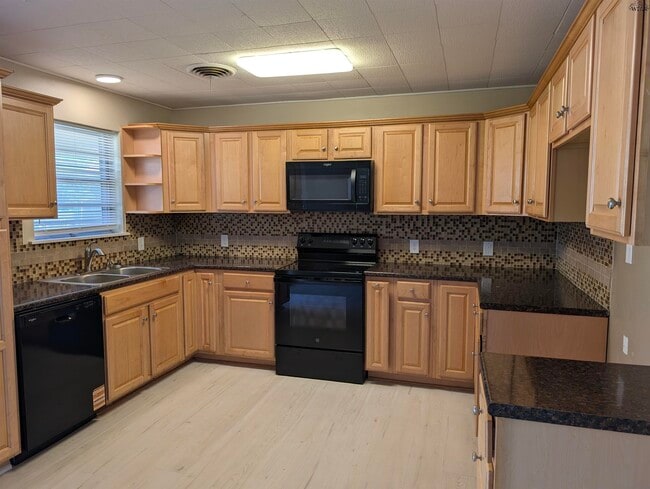 Building Photo - 3907 Peggy Dr