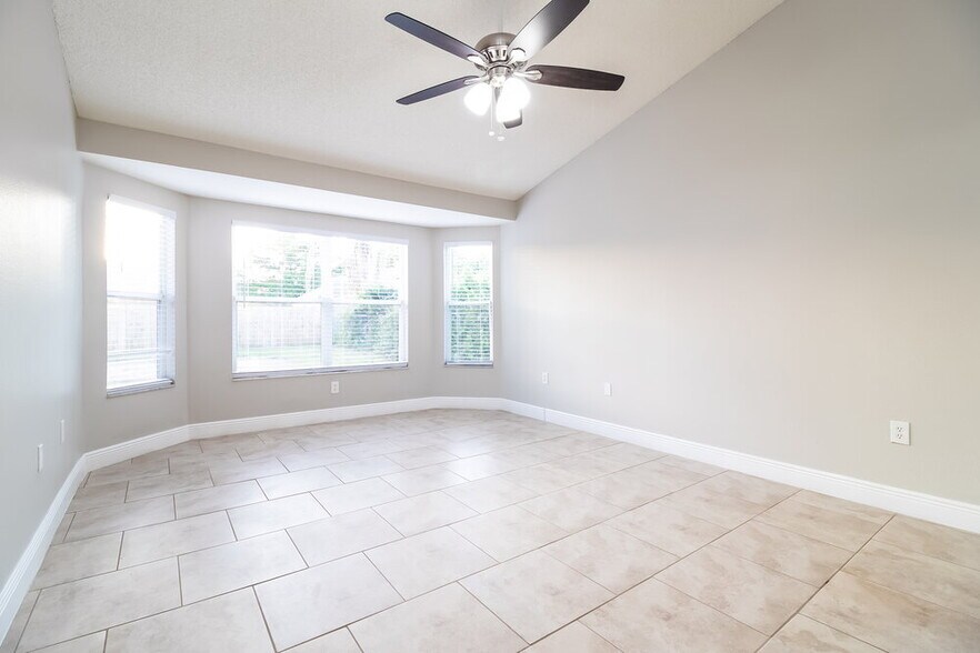 Building Photo - 4210 Red Bird Ave