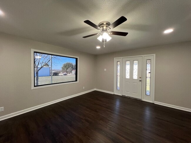 Building Photo - Homes for Rent in Rhome TX