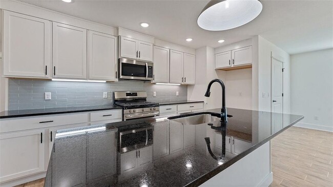 Building Photo - 104 W Gilpin St