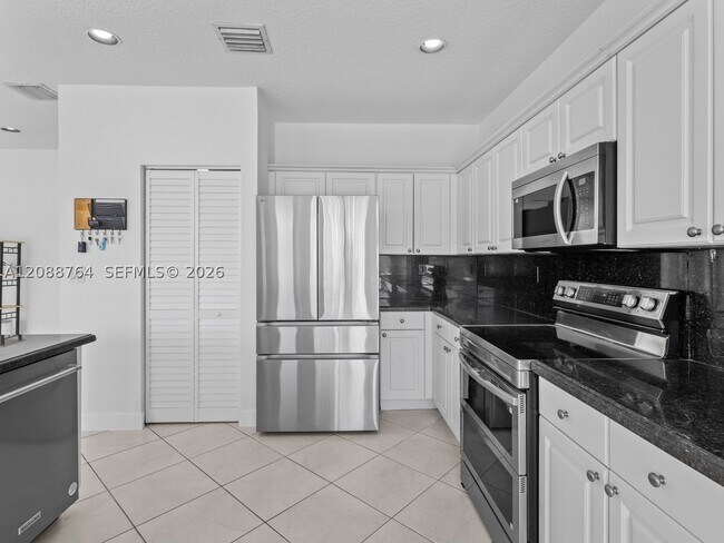 Building Photo - 11149 NW 72nd Terrace