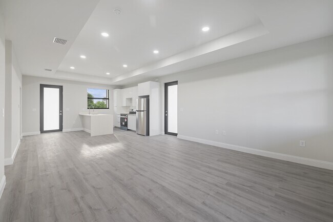 Building Photo - 757 Joponica Ave S