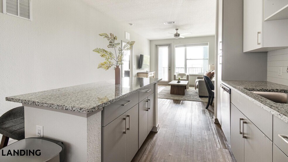 Building Photo - 7311 Baymeadows Way