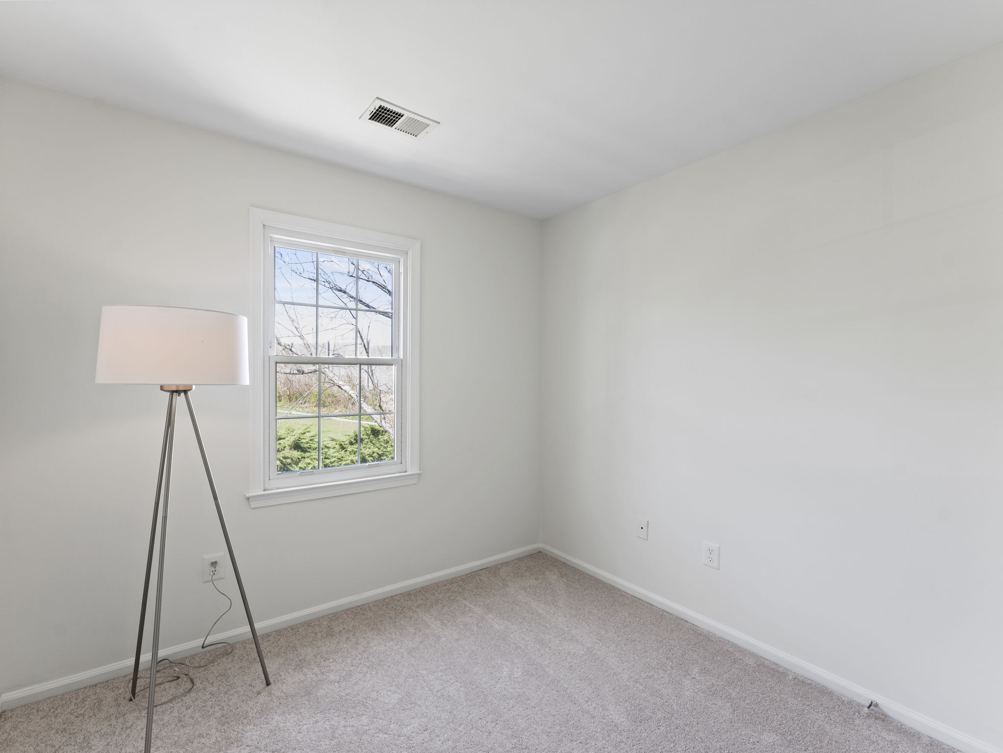 Building Photo - 8638 Dellway Ln