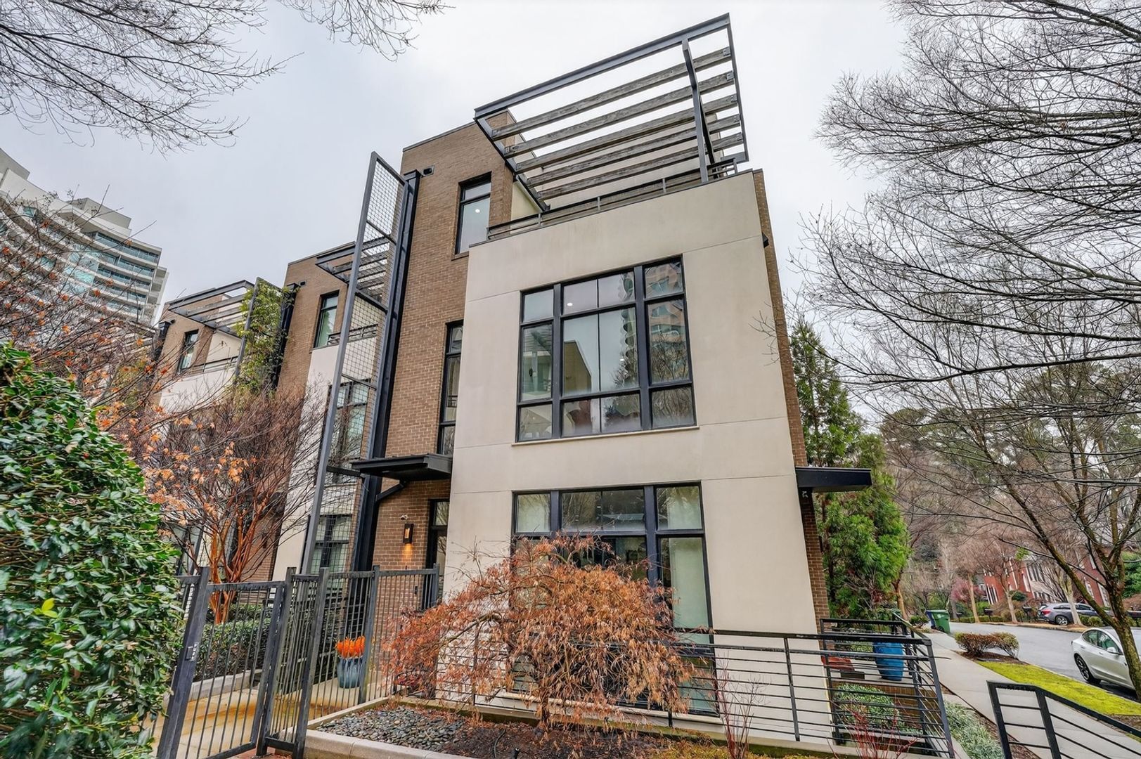 Building Photo - 721 Longleaf Dr NE