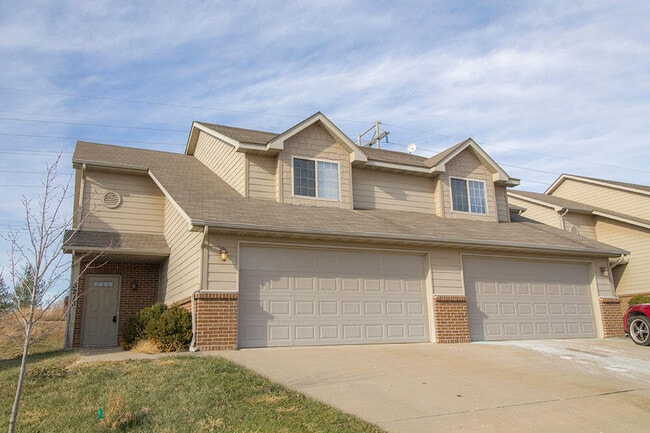 Building Photo - 5213 Silver Mill Dr