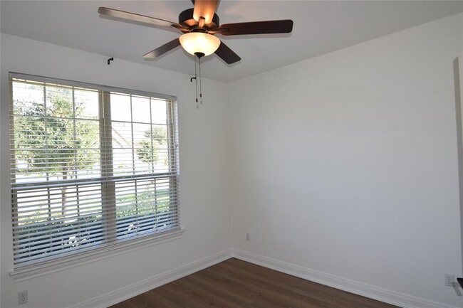 Building Photo - 22212 Coyote Cave Trl