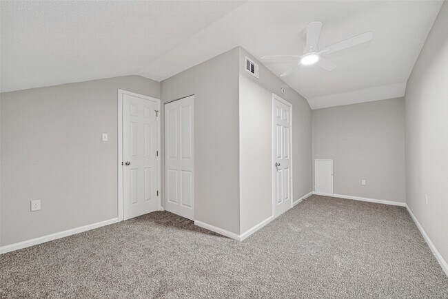 Building Photo - 12227 W Village Dr