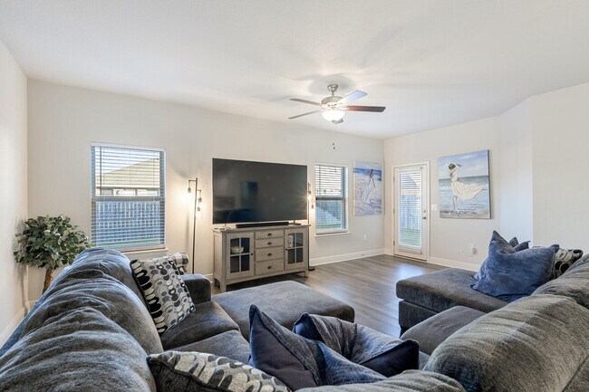 Building Photo - 113 Ridgeway Cir