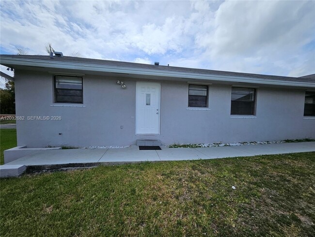 Building Photo - 4149 SW 52nd St