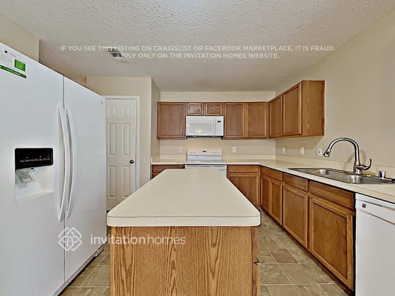 Building Photo - 217 Windmill Dr