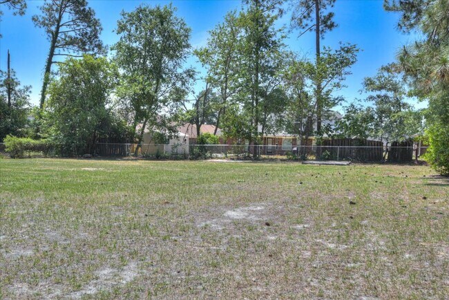 Building Photo - 3823 Fairington Dr