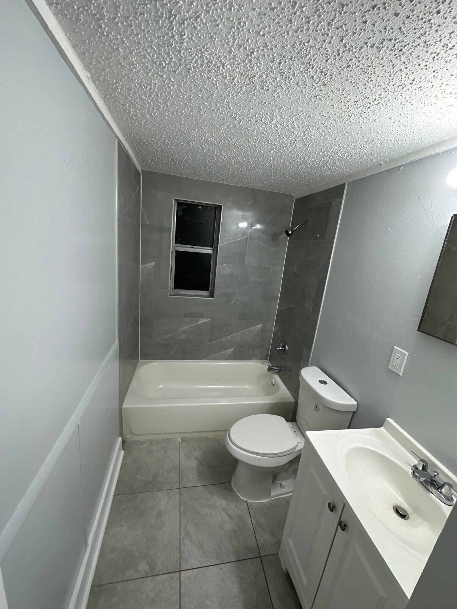 Building Photo - 1981 Hardee St