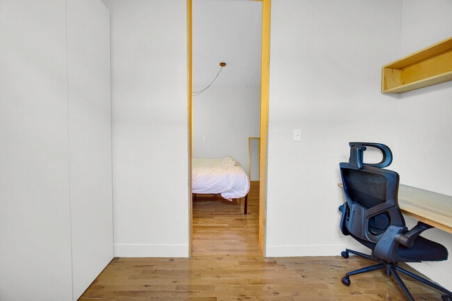 Building Photo - 1510 W Cullerton St