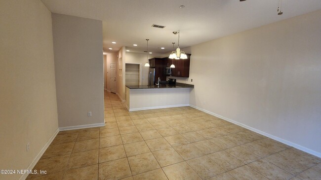 Building Photo - 11274 Estancia Villa Dr