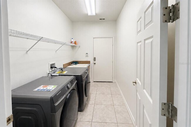 Building Photo - 13535 Bluewater Cir