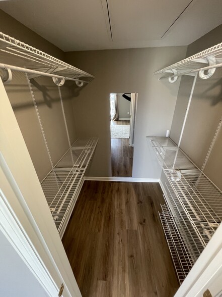 Custom Walk-In Closet - 5704 N Gibralter Way