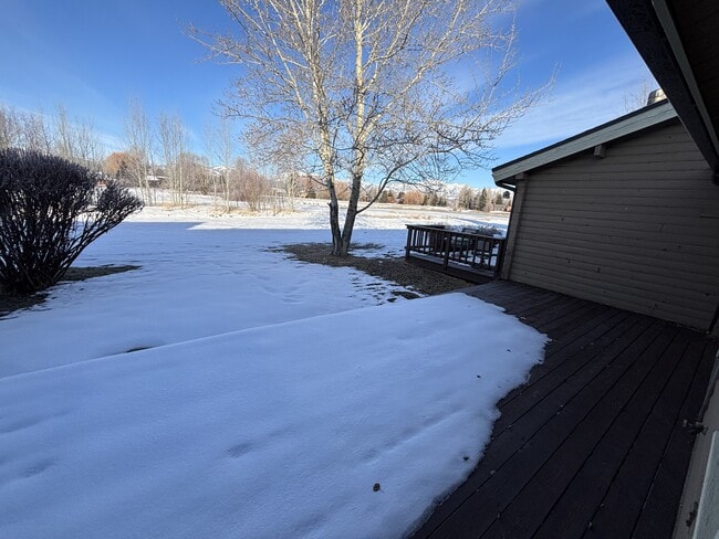 Building Photo - 1655 W Big Trail Dr