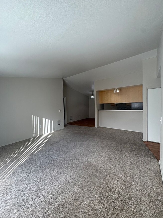 Building Photo - Apply by August 7th to receive FREE rent for the rest of August!